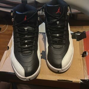 jordan 12 play offs , size 12 , black and white color